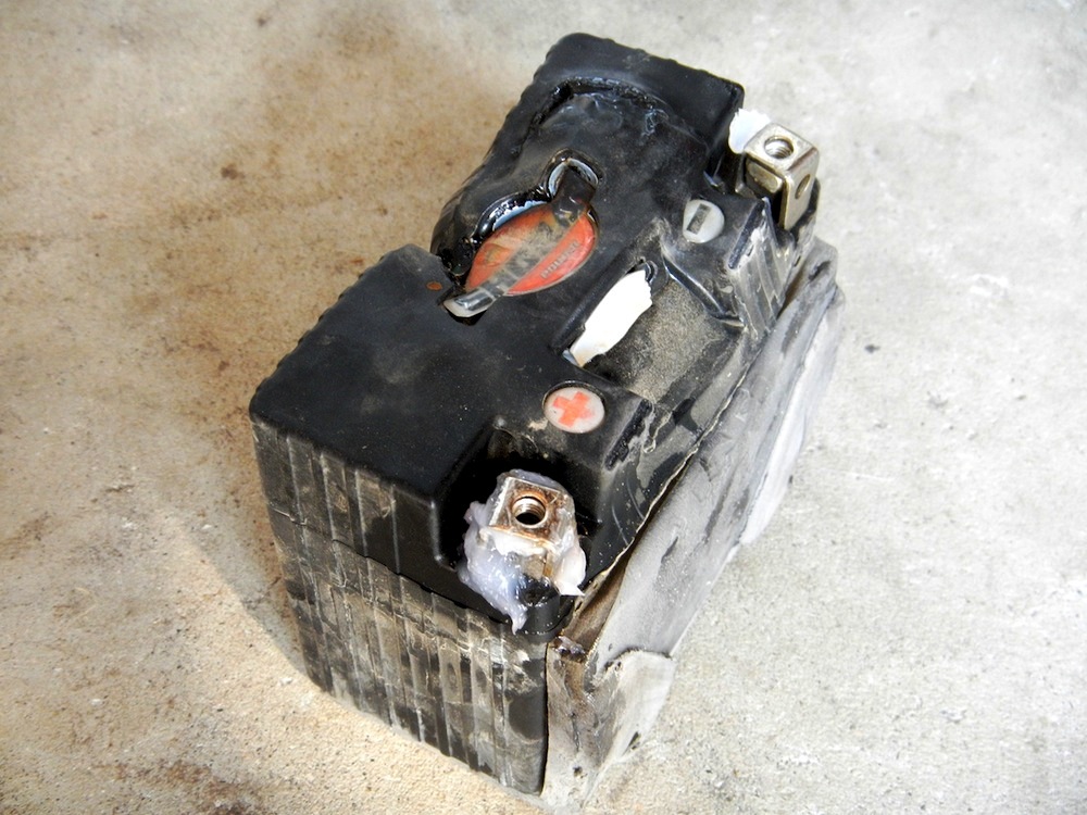 Lead acid battery