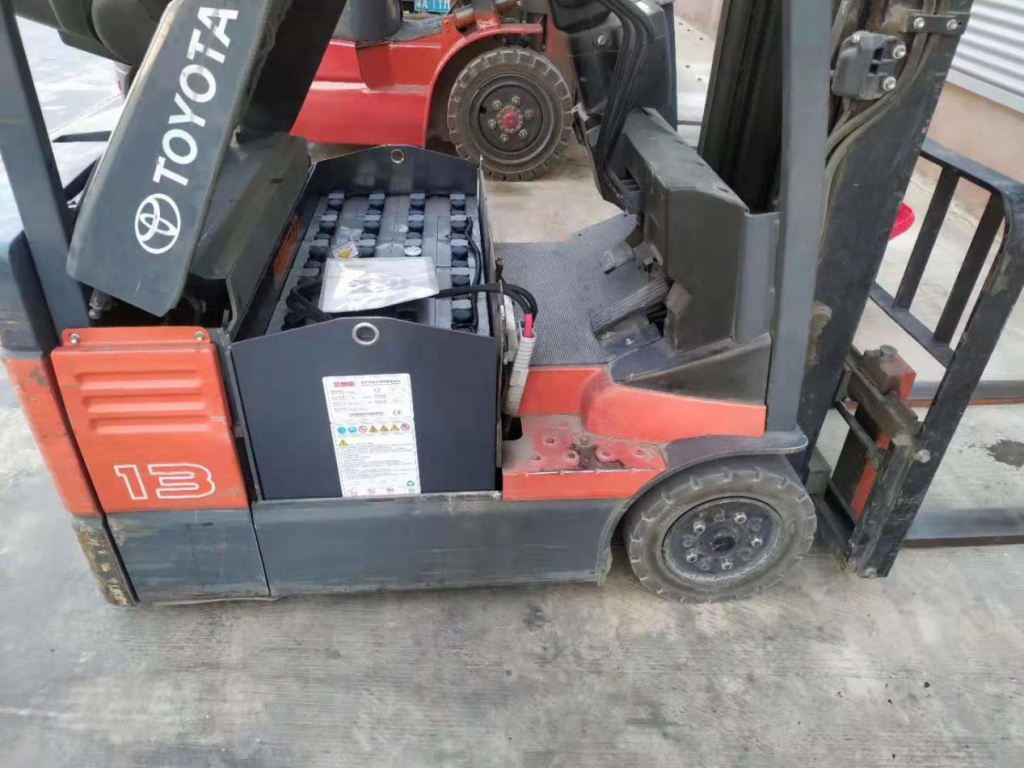 electric forklift